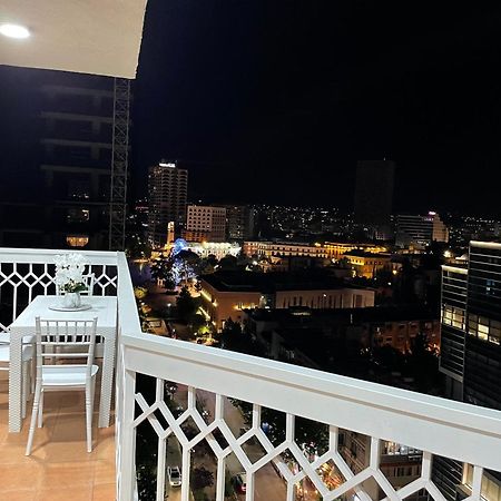 Sun Tower Luxury Suite-View From Of Tirana Center Buitenkant foto