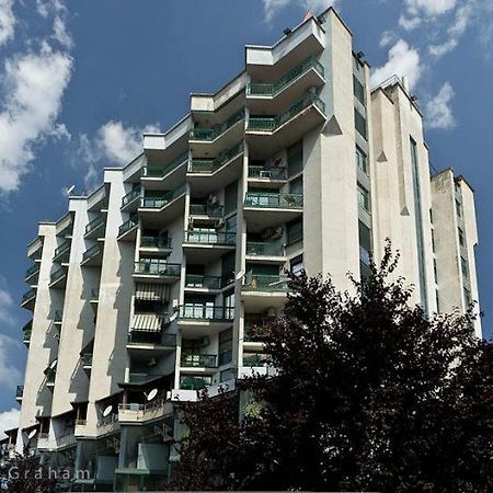Sun Tower Luxury Suite-View From Of Tirana Center Buitenkant foto