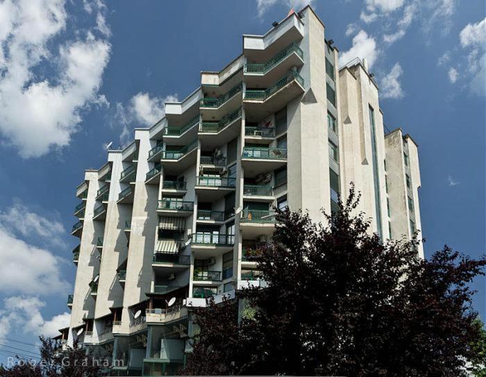 Sun Tower Luxury Suite-View From Of Tirana Center Buitenkant foto
